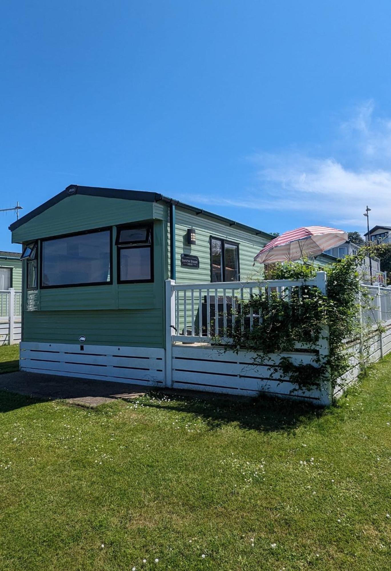 Lovely Bright Modern Caravan Swanage On Peaceful And Tranquil Holiday Park ภายนอก รูปภาพ
