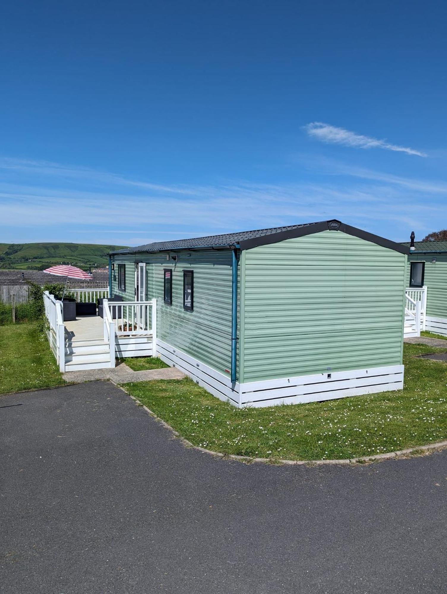 Lovely Bright Modern Caravan Swanage On Peaceful And Tranquil Holiday Park ภายนอก รูปภาพ
